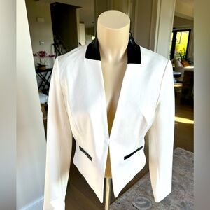 CYNTHIA ROWLEY Cream with Faux Leather Fitted Blazer, Size M, NWT, Never Worn